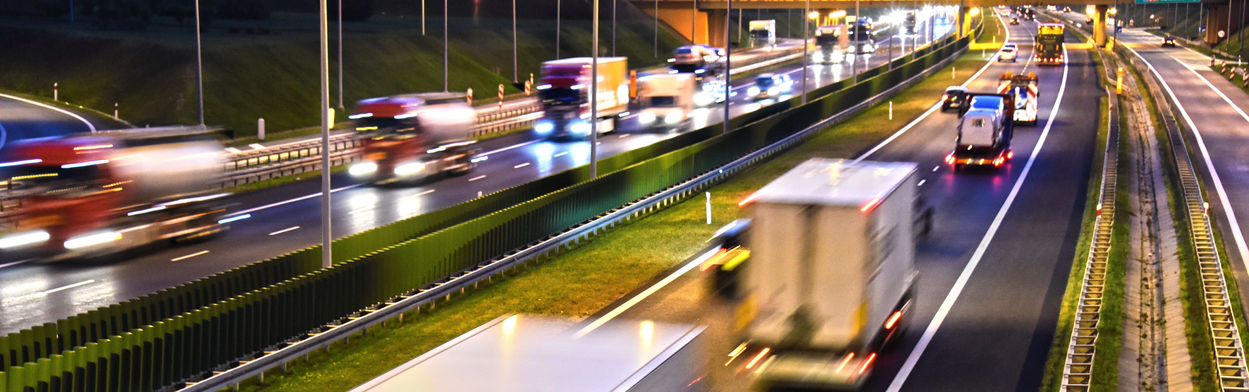 camion de transport acheminant des marchandises